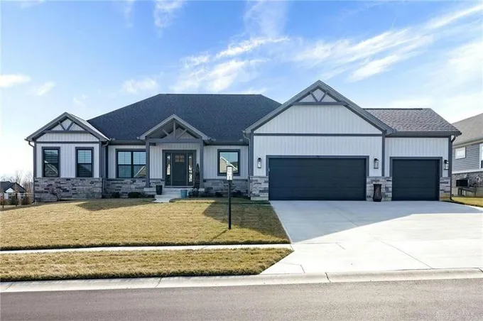 70 DOWNMEADOW TRL, Beavercreek Township, OH 45385 Single Family Residence For Sale  MLS# 904987