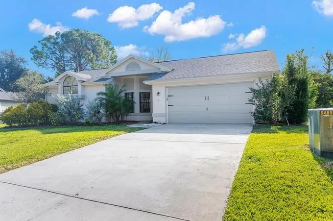 8106 Golf Club Ct, Hudson, FL 34667 - MLS W7860711 for Sale