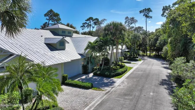 406 Pineapple Square Southwest, Vero Beach, FL 32962 for Sale