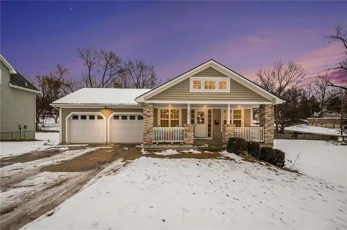 131 N BROOKSIDE AVE, Independence, MO 64053 Single Family Residence For Sale  MLS# 2469350