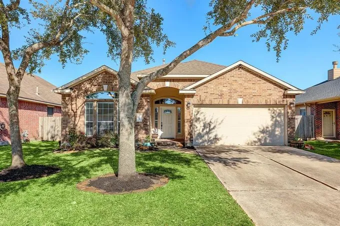 3008 Knightsbridge Lane, partinson, TX 77539 for Sale