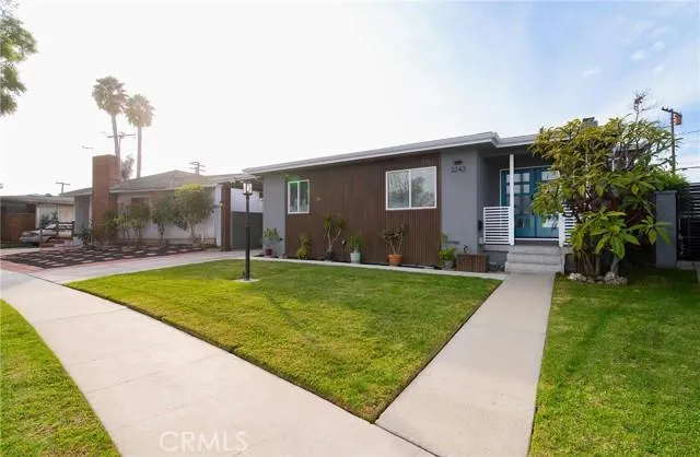 2243 CANEHILL AVE, Long Beach, CA 90815 Single Family Residence For Sale  MLS# PW23231336 for Rent