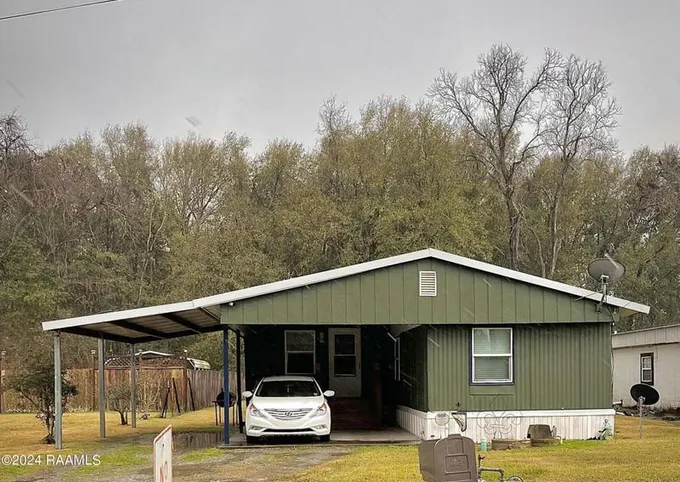 114 EMILE ST, Opelousas, LA 70570 Manufactured Home For Sale  MLS# 24000308