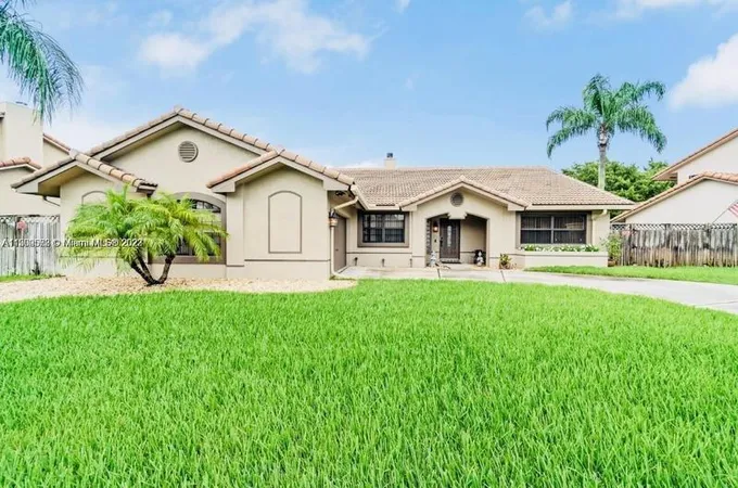 6981 East Wedgewood Avenue, Davie, FL 33331 for Sale