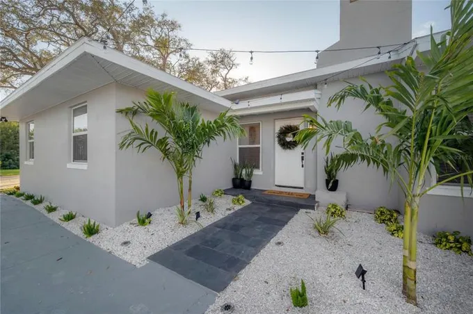 125 HARBOR BLUFF DR, LARGO, FL 33770 Single Family Residence For Sale  MLS# T3496278