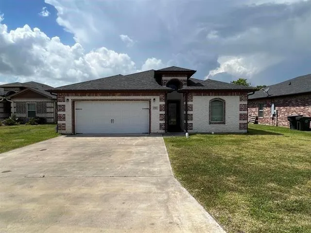 2865 Amber Ave, Groves, TX 77619 for Sale
