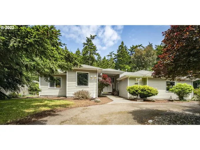1150 TIDEVIEW TER, Coos Bay OR 97420 for Sale