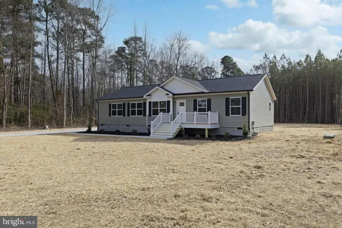 6335 BELROI RD, GLOUCESTER, VA 23061 Single Family Residence For Sale  MLS# VAGV2000064