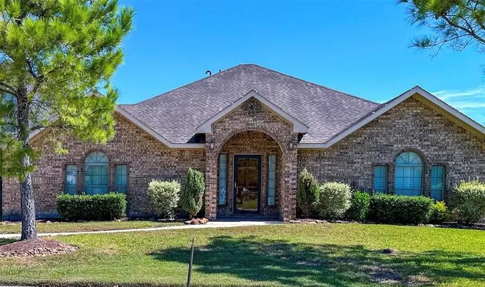2407 Florence Dr, League City, TX 77573 for Sale