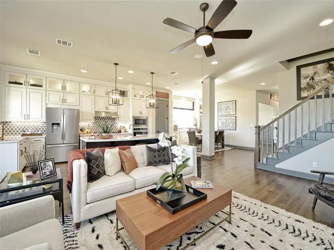 18333 Hidden Ridge Pl, Lago Vista, TX 78645 for Sale