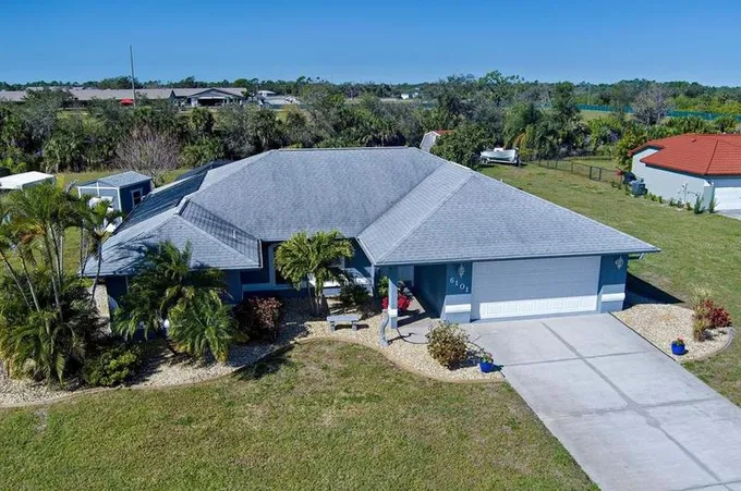 6101 Dime Ct, Port Charlotte, FL 33981 - MLS C7487633 for Sale