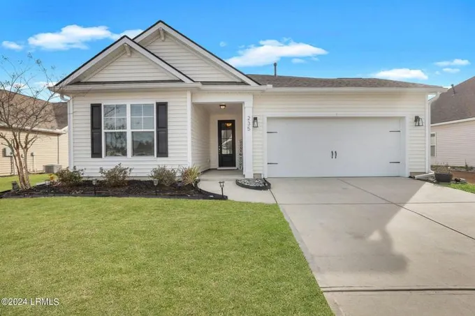 235 LOMBARDS MILL LN, Bluffton, SC 29909 Single Family Residence For Sale  MLS# 183365