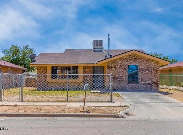 9790 Gifford Dr - El Paso, TX 79927 - Home For Rent