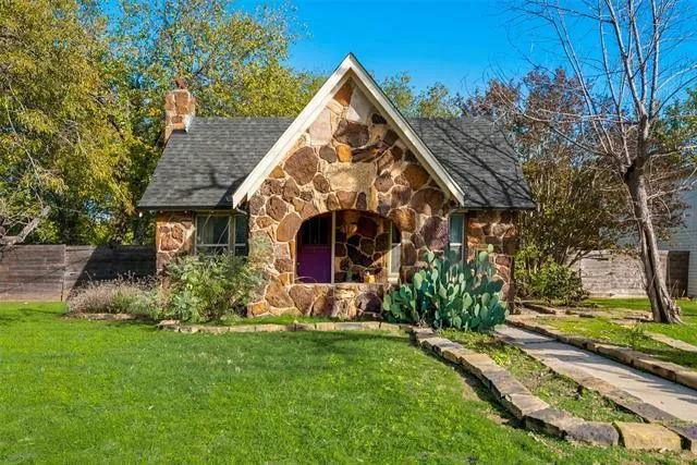 131 HILL ST, Keller, TX 76248 Single Family Residence For Sale  MLS# 20470878