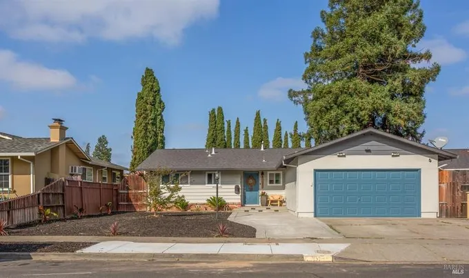 2151 Navarre St, Napa, CA 94559 - MLS 323913498 for Sale