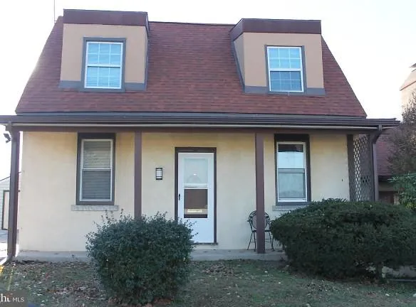 221 N Henderson Rd - King Of Prussia, PA 19406 - Home For Rent