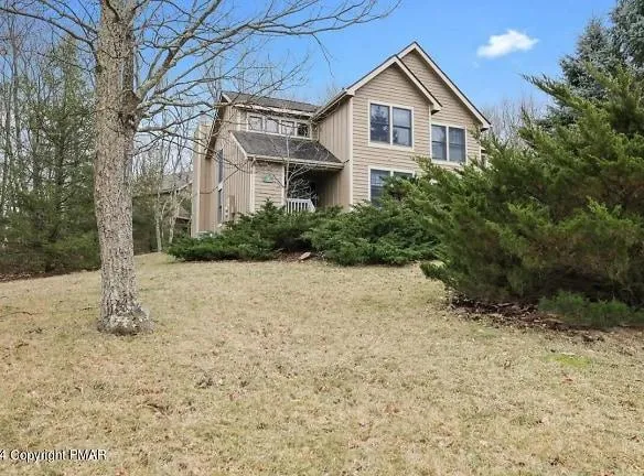 142 Pine Ct - Tannersville, PA 18372 - Home For Rent