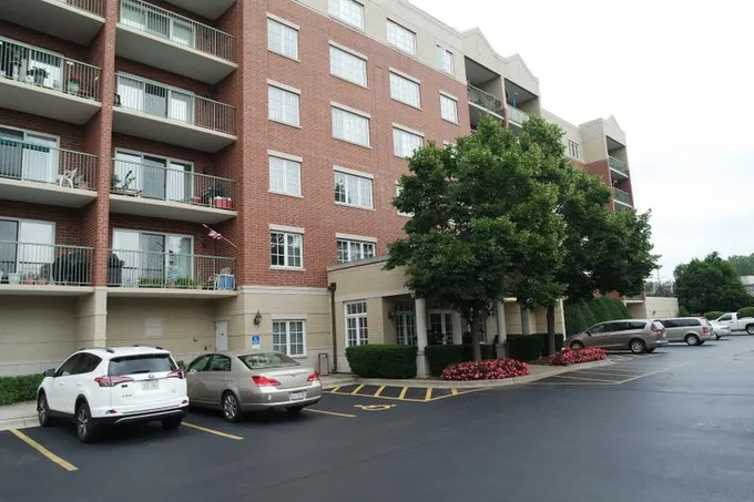 7400 Lincoln Avenue, Unit 205, Skokie, IL 60076 for Rent