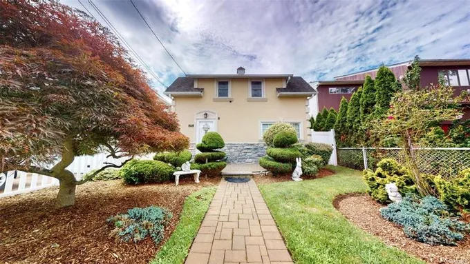 946 Ocean Avenue, Baldwin Harbor, NY 11510 for Sale