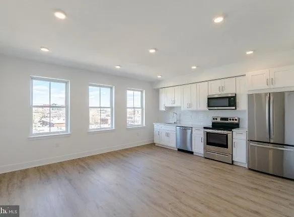 1201 W Girard Ave #215 - Philadelphia, PA 19123 - Home For Rent
