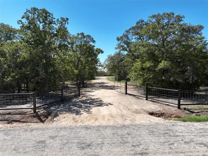 897 Hills Rd, Carmine, TX 78932 for Sale