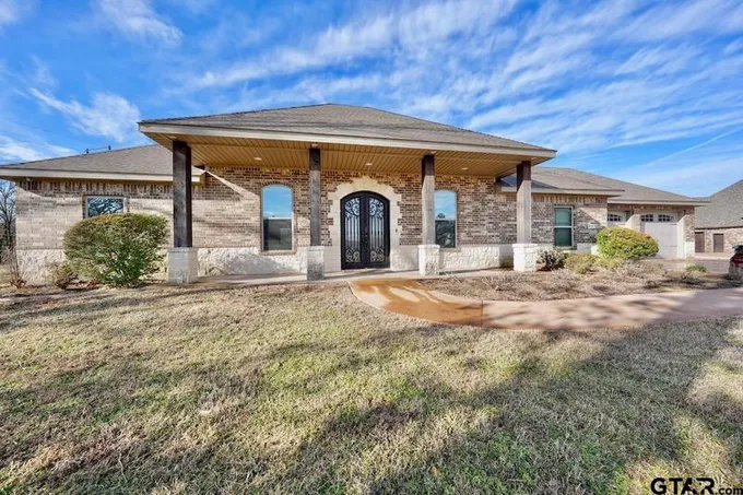 601 Corrigan Trails Boulevard, Lindale, TX 75771 for Sale