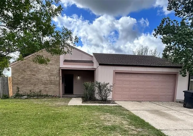 810 Townboro Drive, Houston, TX 77062 for Sale