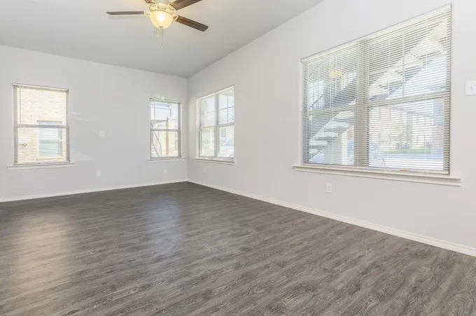 531 Cooper Ln #2021, Joshua, TX 76058 - MLS 20484383 for Rent