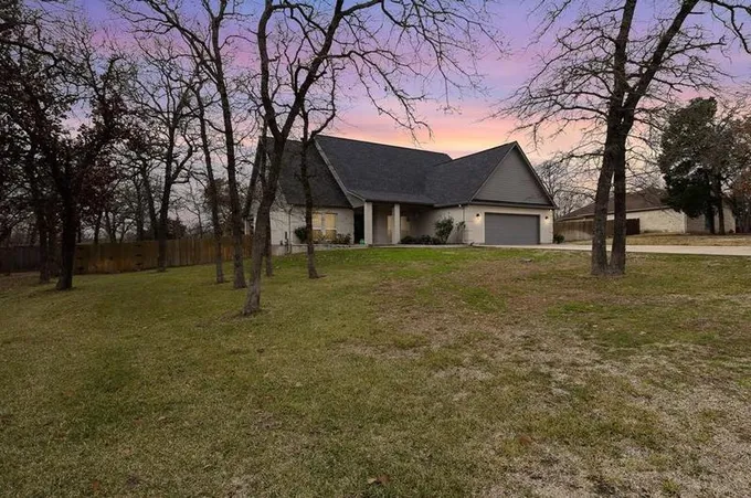 108 Elm Wood Dr, Elgin, TX 78621 - MLS 6771673 for Sale