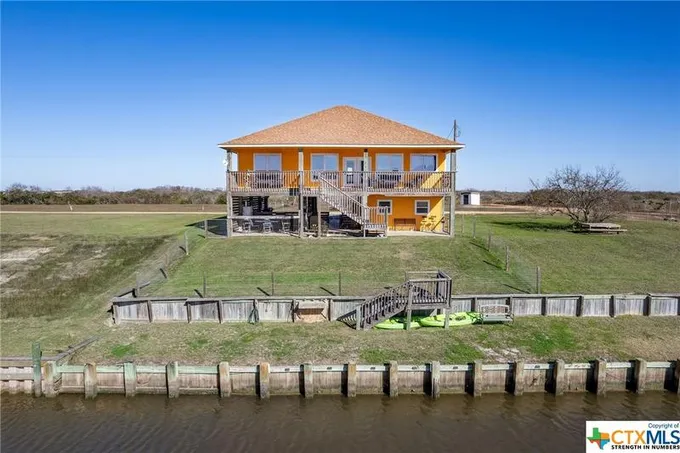 262 Sunidolphin Drive, Port Lavaca, TX 77979 for Sale