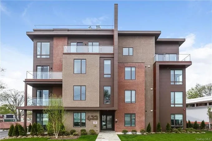 422 East Boston Post Road, Unit 201, Mamaroneck, NY 10543 for Rent