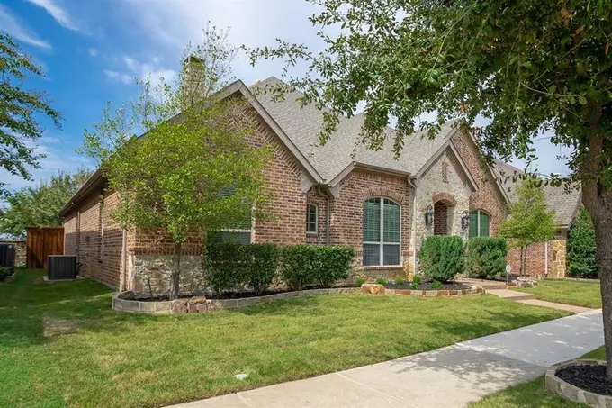 628 Four Stones Blvd, Lewisville, TX 75056 for Sale