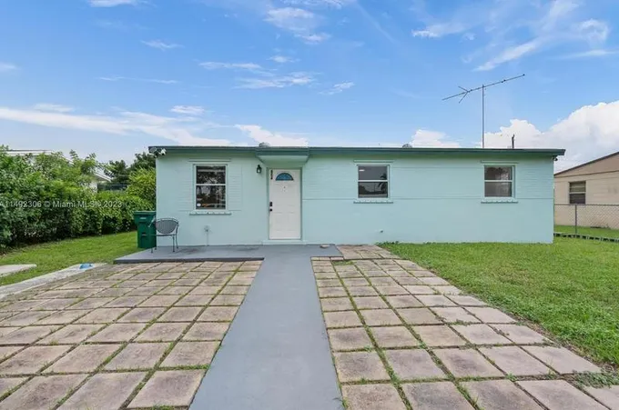 854 NW 1st St, Florida City, FL 33034 - MLS A11492306 for Sale