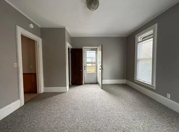 240 Stuart Ave unit 2 - Kalamazoo, MI 49007 - Home For Rent