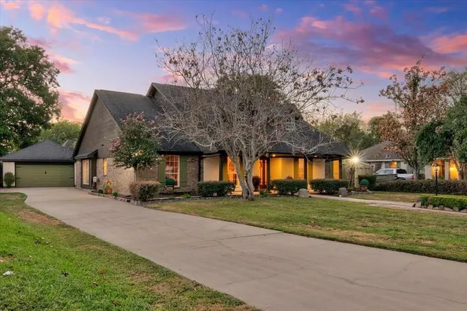 3355 Shady Hollow Lane, Beaumont, TX 77706 for Sale