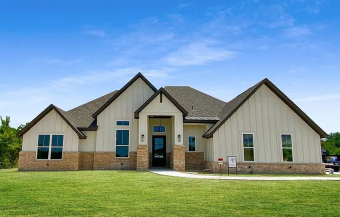 1017 Silver Sage Trail, Weatherford, TX 76085 for Sale