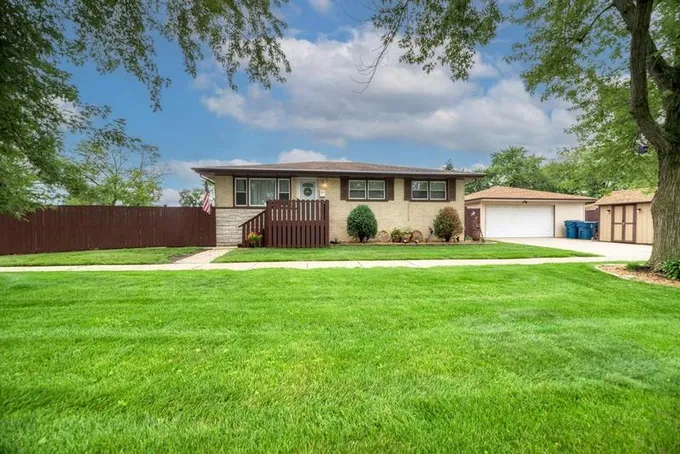 15100 Ridgeway Avenue, Midlothian, IL 60445 for Sale