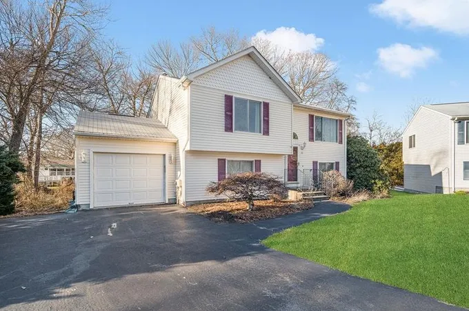 20 Devon Ct, Warwick, RI 02889 - MLS 1350742 for Sale