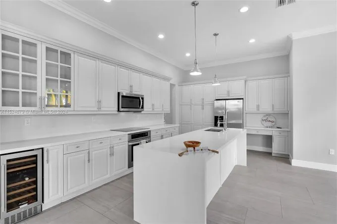 8503 Northwest 41 Street, Cooper City, FL 33024 for Rent