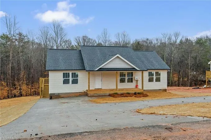 246 ARCADIA DR, Lexington, NC 27295 Single Family Residence For Sale  MLS# 1132993