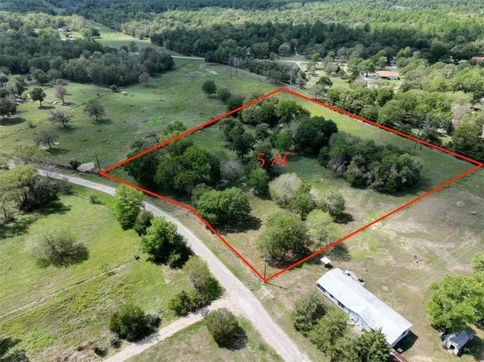 13 North Fork Lane, Huntsville, TX 77320 for Sale