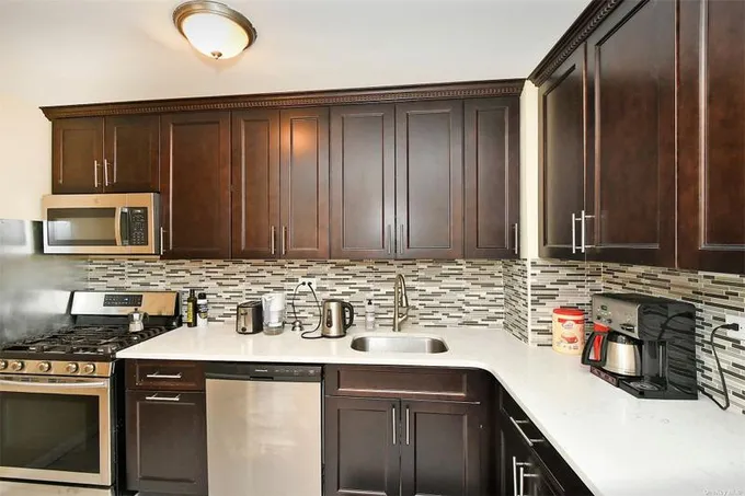 125-10 Queens Boulevard, Unit 406 for Sale
