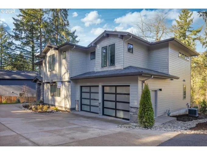 17341 WESTVIEW DR, Lake Oswego, OR 97034 Single Family Residence For Sale  MLS# 24213217