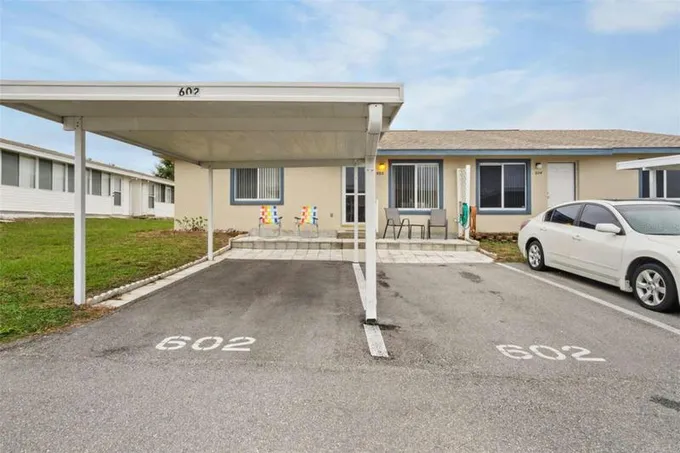 602 RIDGE TER, WINTER HAVEN, FL 33881 Condominium For Sale  MLS# P4928227