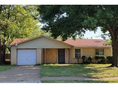 Clearwood Dr for Sale