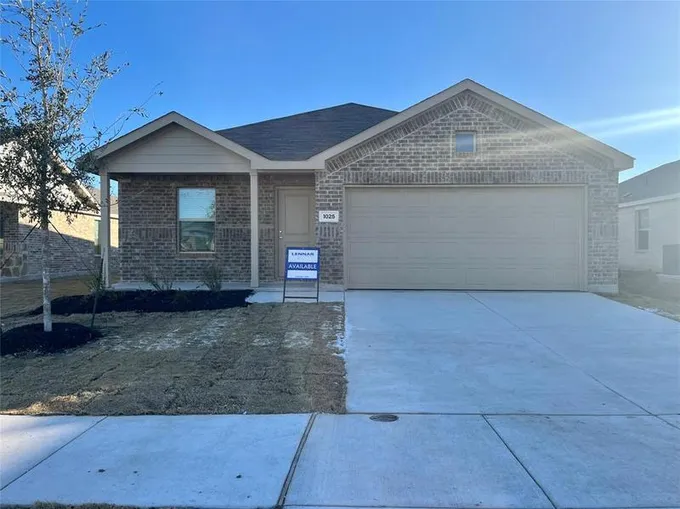 1025 Moonshine Dr, Fort Worth, TX 76052 for Sale