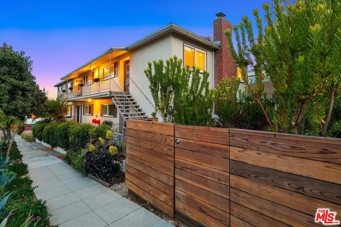 1024 Pier Avenue, Unit 4, Santa Monica, CA 90405 for Sale
