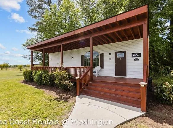2116 Las Flores Ln - Grimesland, NC 27837 - Home For Rent