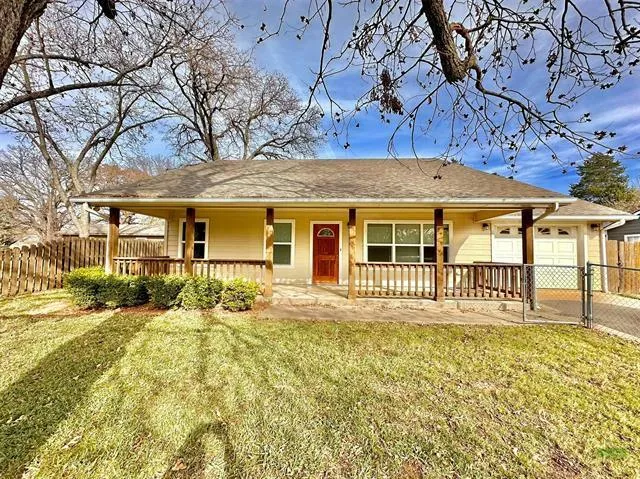 186 GRAVES CIR, Pottsboro, TX 75076 Single Family Residence For Sale  MLS# 20494800