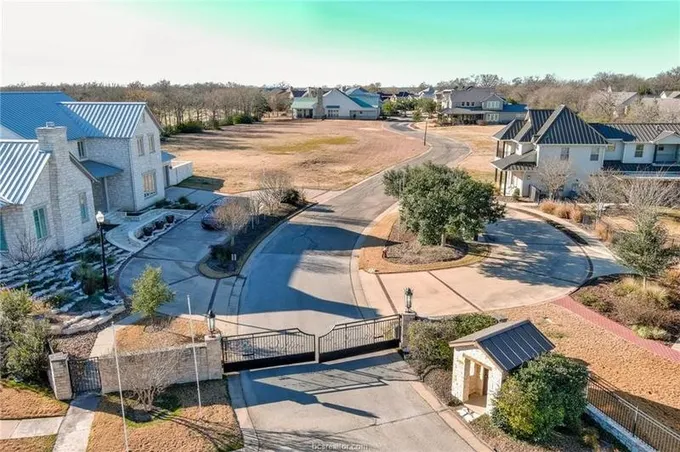 3234 Founders Drive #27, Bryan, TX 77807 for Sale